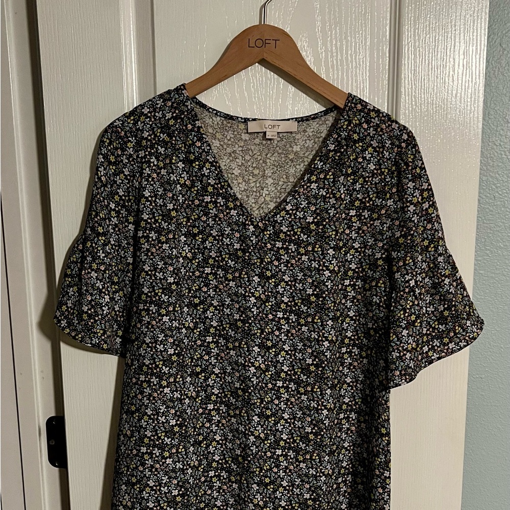 LOFT Multicolor Floral V-Neck Top